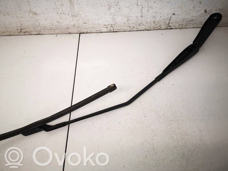Volvo V40 Braccio della spazzola tergicristallo anteriore 