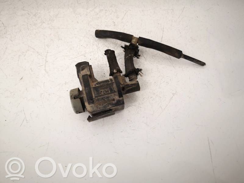 Volkswagen PASSAT B5.5 Solenoid supapă turbosuflantă 