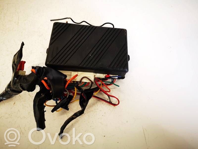 Volkswagen PASSAT B5.5 Unitate/modul control alarmă 