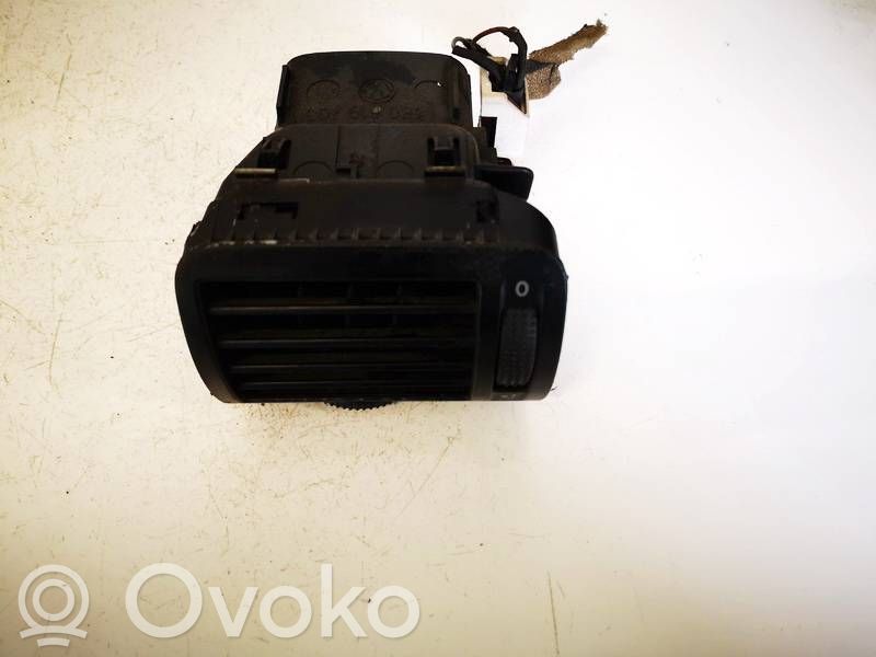 Volkswagen PASSAT B5.5 Rejilla de ventilación central del panel 