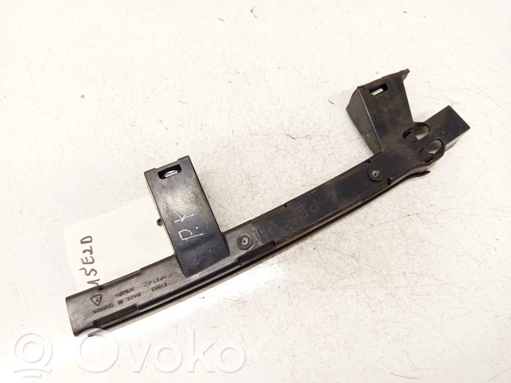 Soporte del parachoques delantero   61863,61863