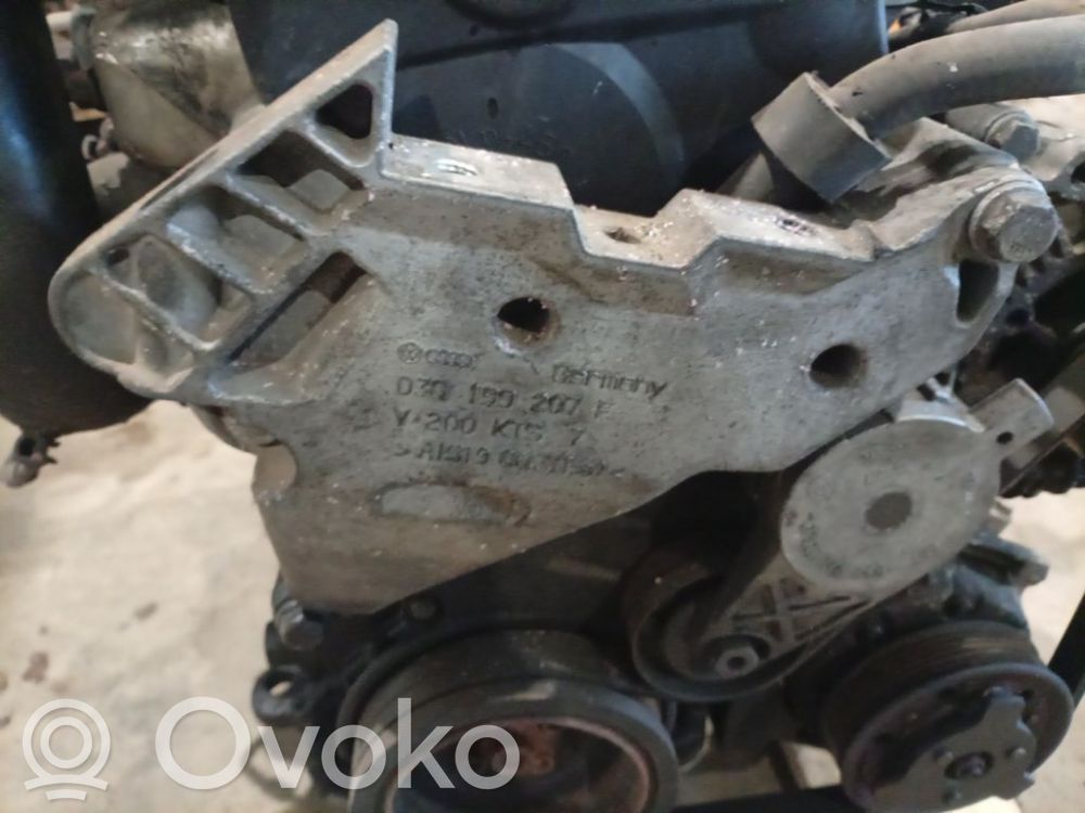 Volkswagen PASSAT B6 Suport motor 