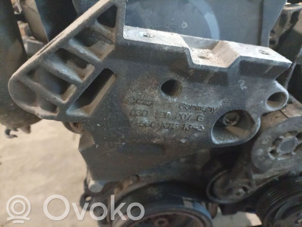 Volkswagen PASSAT B6 Suport motor 