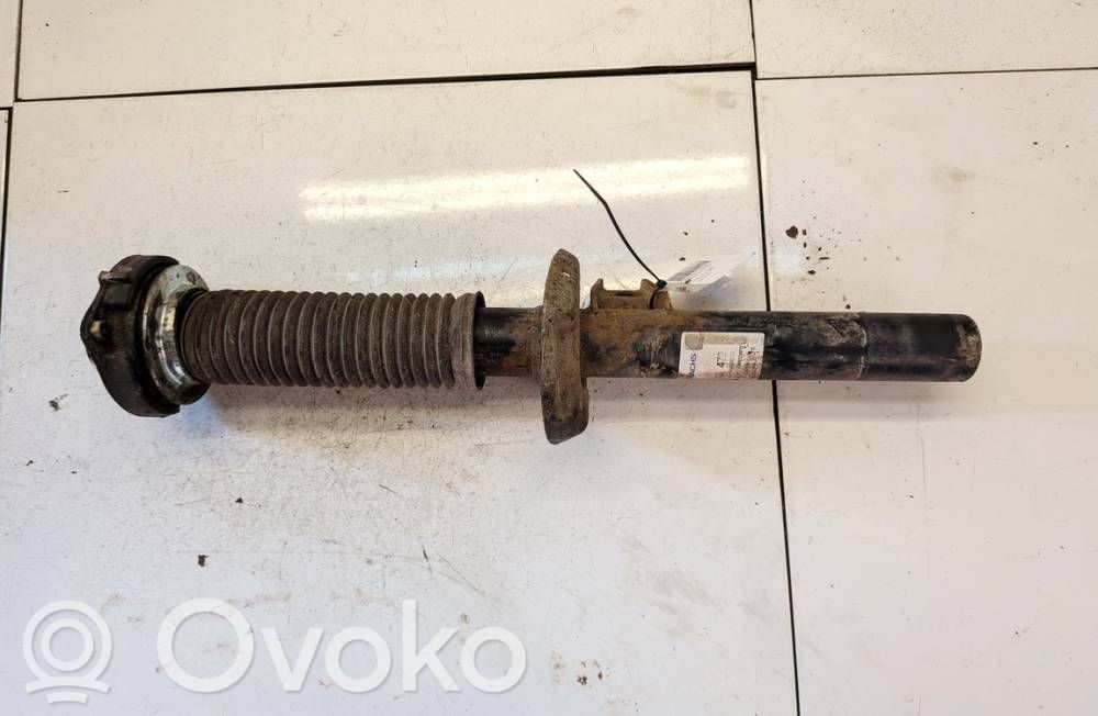 Volkswagen PASSAT B6 Etuiskunvaimennin 