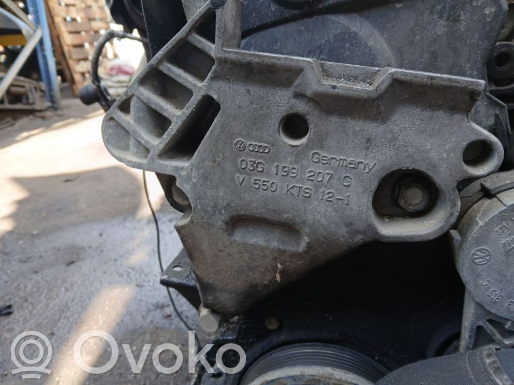 Volkswagen PASSAT B6 Suport motor 