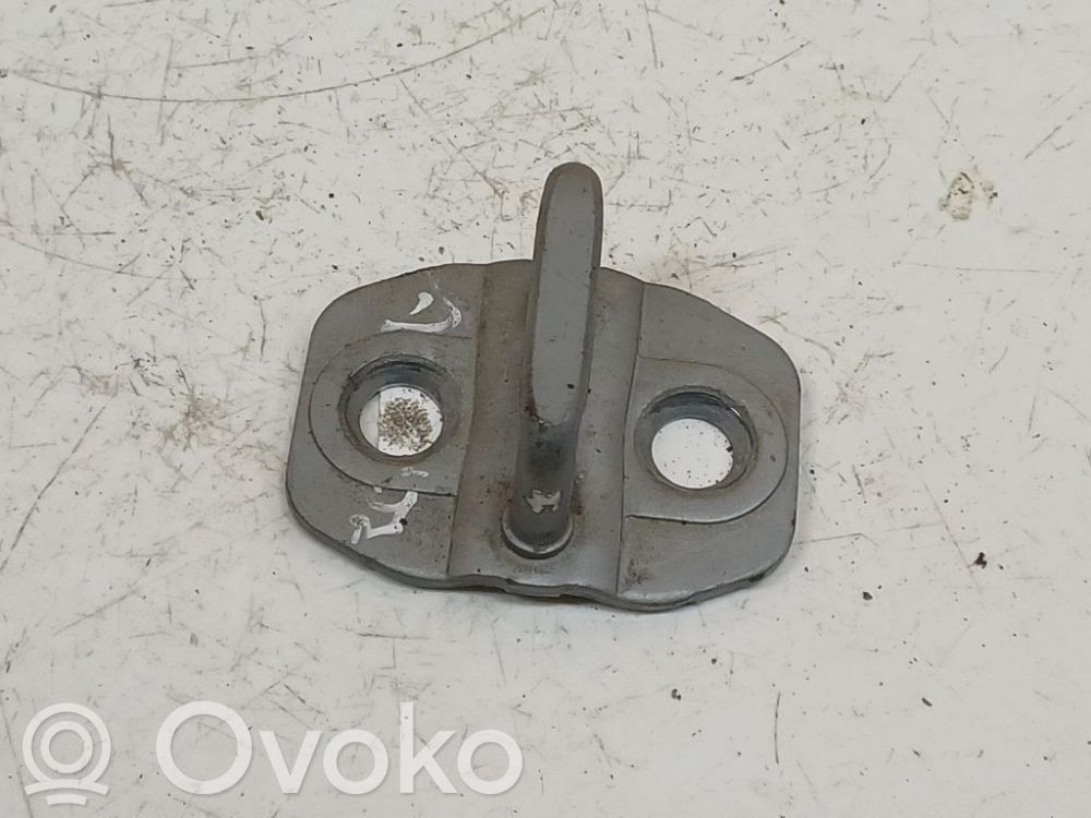 Traba/gancho de cierre de puerta trasera