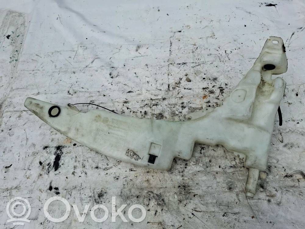 Ford Focus Tuulilasinpesimen nestesäiliö 