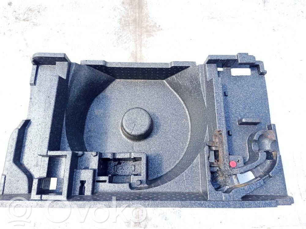 Garniture de section de roue de secours   13196683,564683233,13196683,564683233