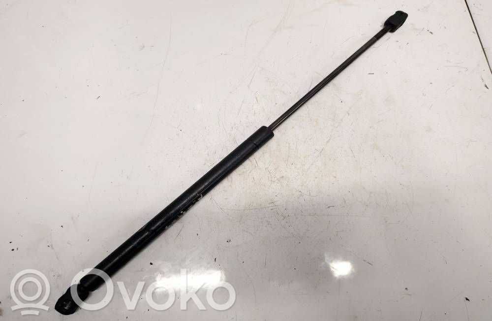 Volkswagen Golf III Amortyzator klapy tylnej bagażnika 