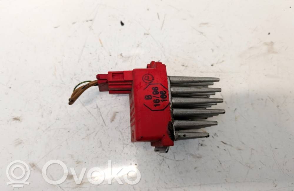 Audi A4 S4 B5 8D Motorino ventola riscaldamento/resistenza ventola 