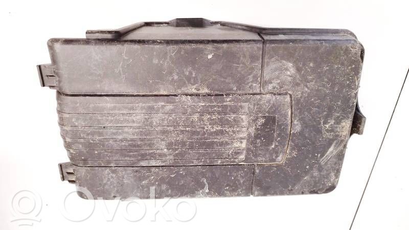 Volkswagen PASSAT B7 Capac cutie baterie