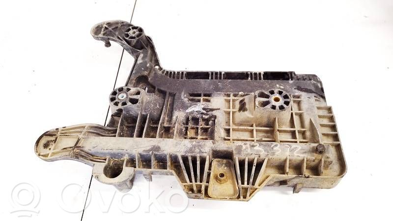 Volkswagen Golf VI Support boîte de batterie