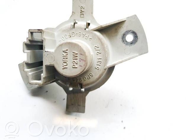 Takavalon polttimon suojan pidike   5P0945257,5P0945257,5P0945257