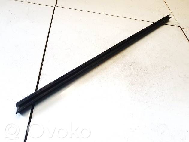 Opel Astra H Ornament geam ușă față 