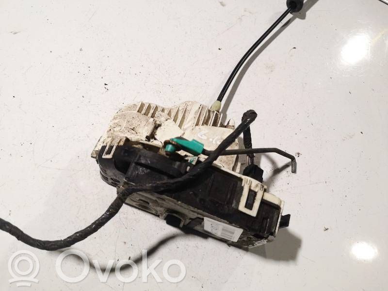 Cerradura de puerta trasera