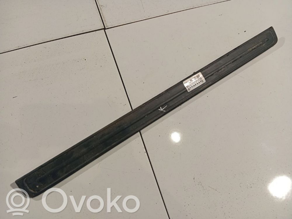 Nissan Primera Copertura del rivestimento del sottoporta anteriore 