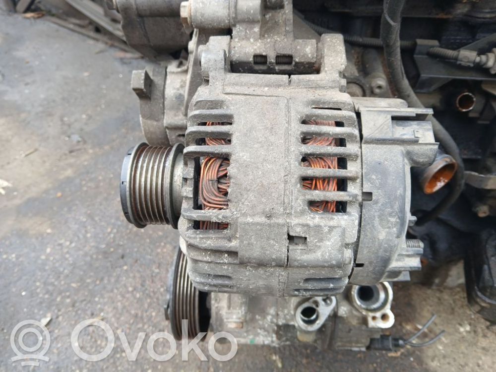 Volkswagen Touran I Generatore/alternatore 