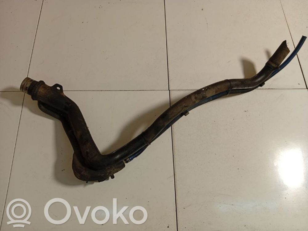 Opel Astra H Tubo e bocchettone per riempimento serbatoio del carburante 