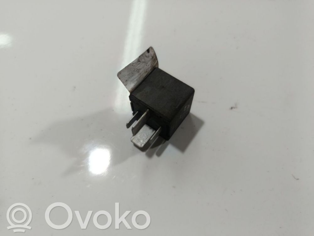 Inne przekaźniki   04671886AA,04671886AA,21911C