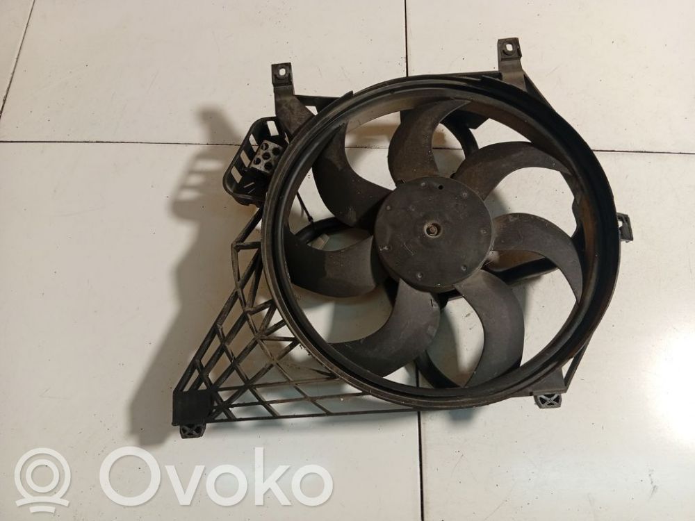 Nissan Primera Convogliatore ventilatore raffreddamento del radiatore