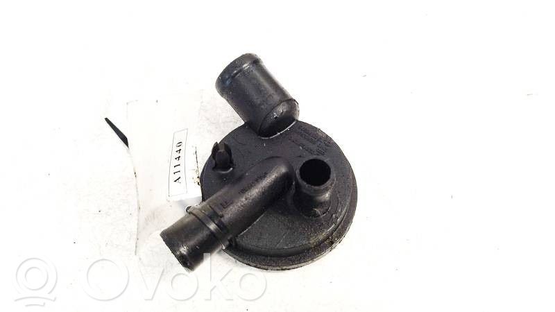 Audi A4 S4 B5 8D Sfiato/tubo di sfiato/tubo flessibile