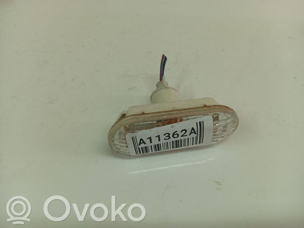 Ford Focus Semnalizator bară față 