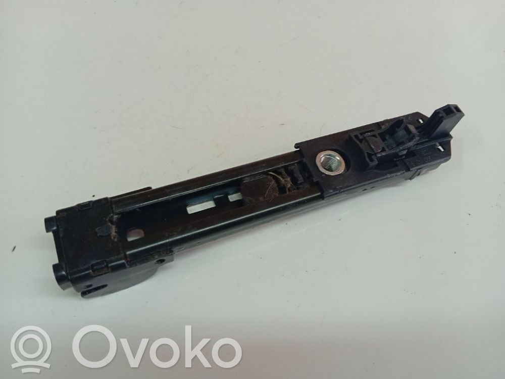 Skoda Octavia Mk2 (1Z) Guida di regolazione della cintura di sicurezza 