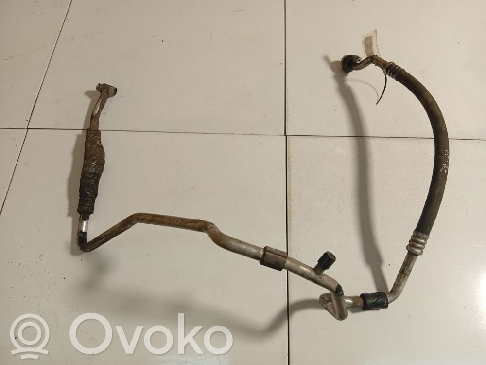 Volkswagen PASSAT B6 Ilmastointilaitteen putki (A/C) 