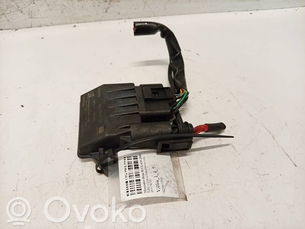 Mercedes-Benz R W251 Kvēlsveču relejs 