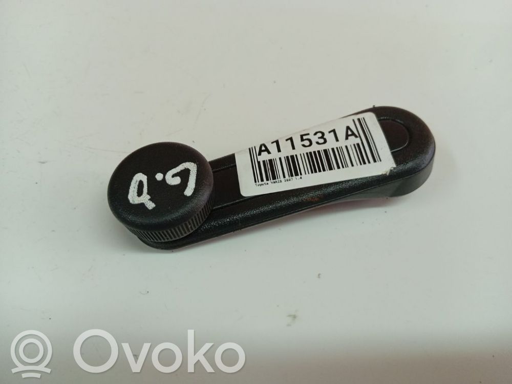 Toyota Yaris Asa de la ventanilla de la puerta delantera 
