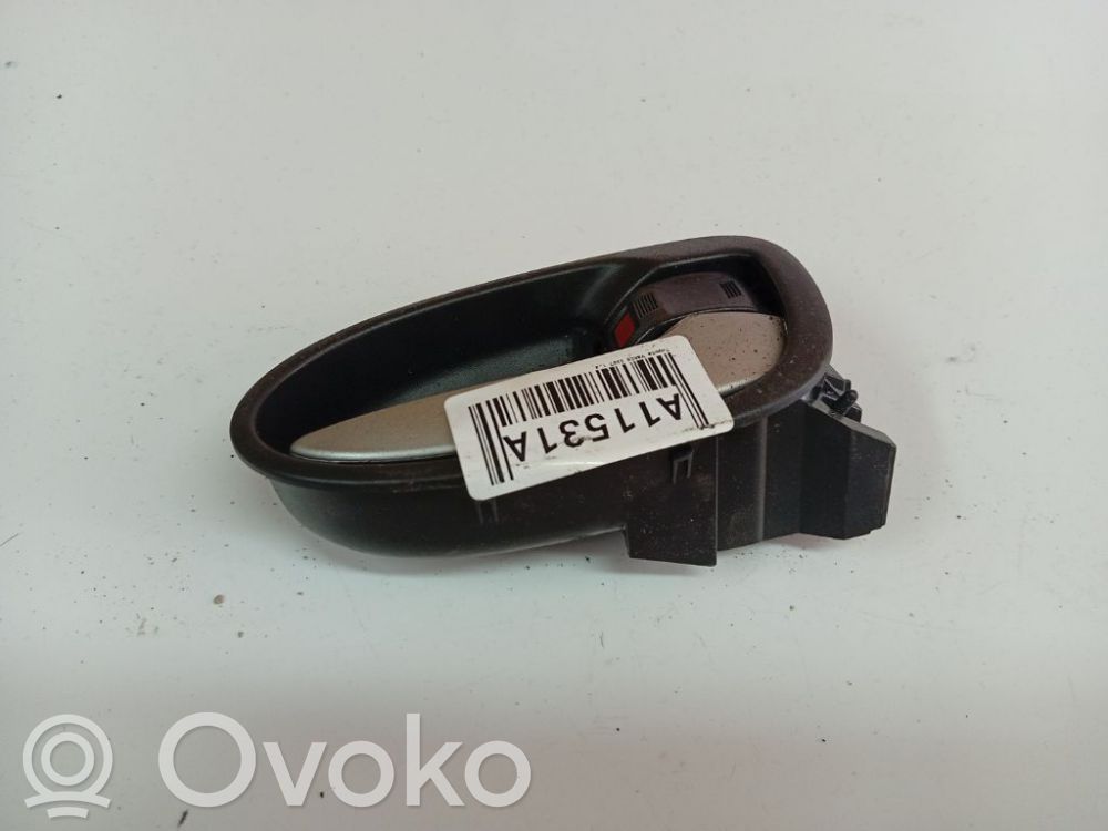 Toyota Yaris Manecilla interna puerta delantera 
