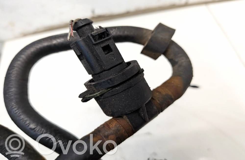 Volkswagen PASSAT B6 Sensore temperatura del carburante