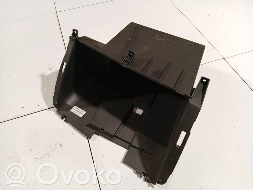 Nissan Micra Handschuhfach