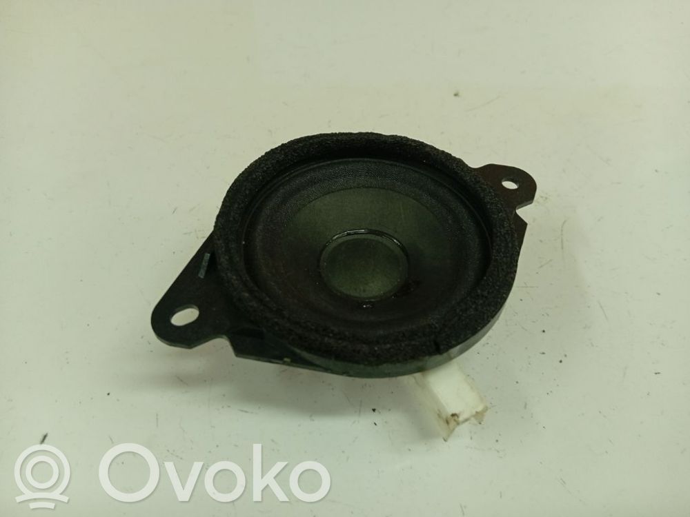 Mazda 3 II Etuoven kaiutin 