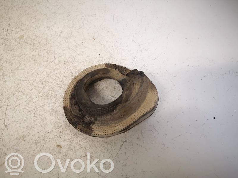 Nissan Juke I F15 Molla elicoidale anteriore con cuscinetti in gomma 