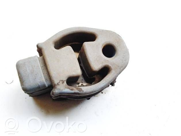 Volvo V40 Äänenvaimentimen kannattimen pidin