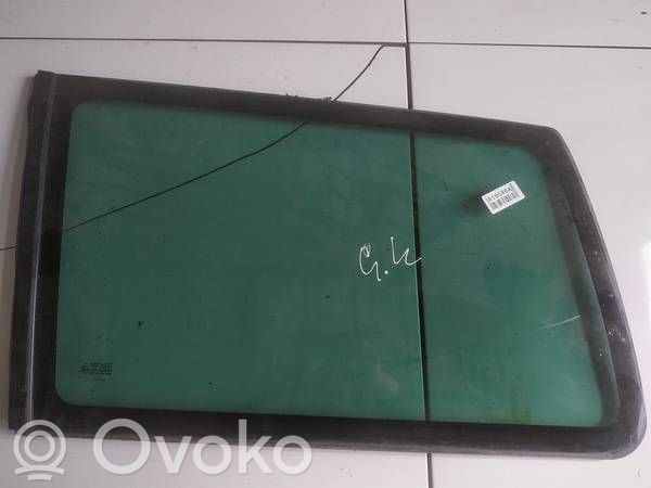 Nissan Terrano Geam lateral spate 