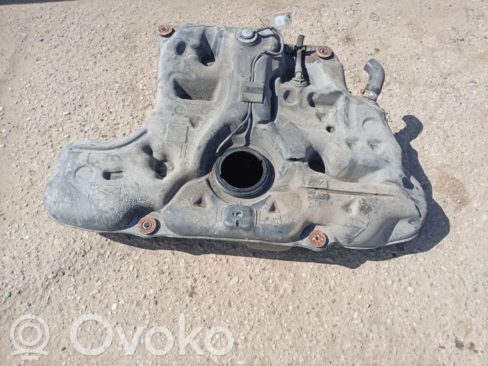 Toyota Avensis T270 Kraftstofftank
