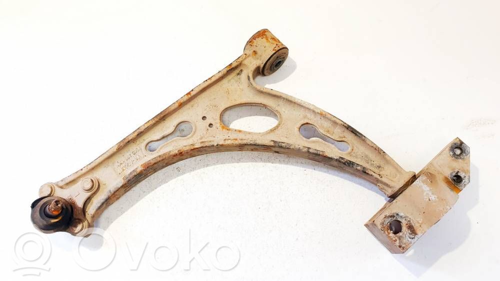 Skoda Octavia Mk2 (1Z) Braccio di controllo sospensione anteriore inferiore/braccio oscillante