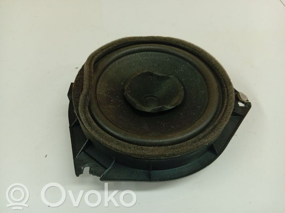 Toyota Avensis T250 Haut-parleur de porte avant