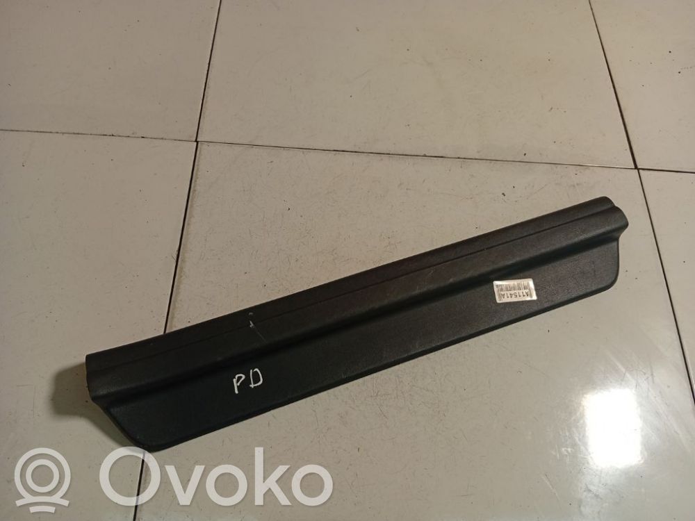 Hyundai i30 Listwa progowa przednia 