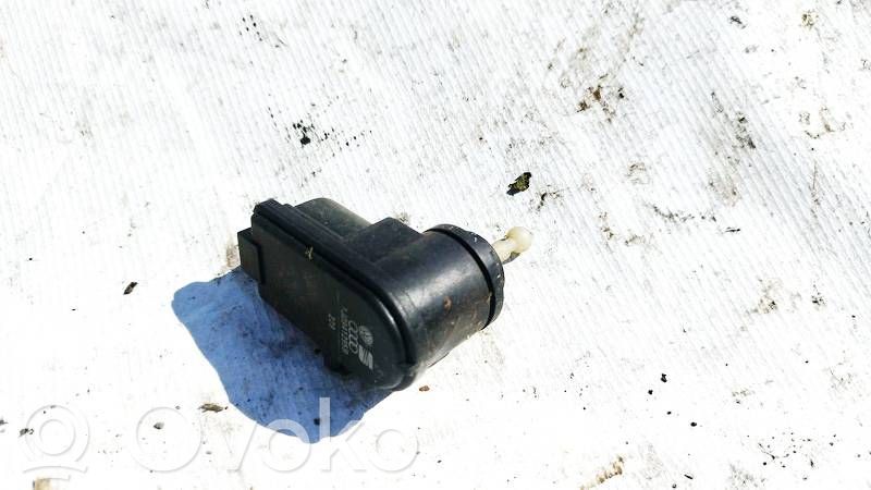 Volkswagen Golf IV Motorino di regolazione assetto fari 