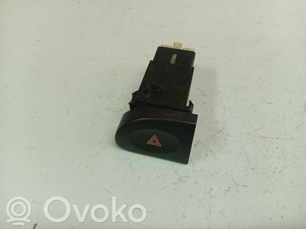 Botón interruptor de luz de peligro   864W0140,864W0140,864W0140