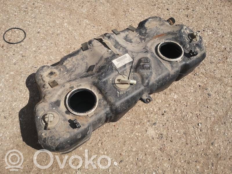 Depósito de combustible   6767302,6767302