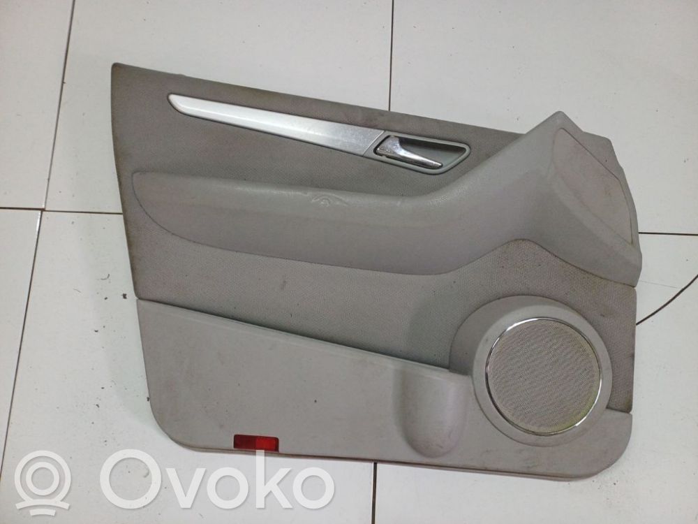 Mercedes-Benz B W245 Rivestimento del pannello della portiera anteriore 