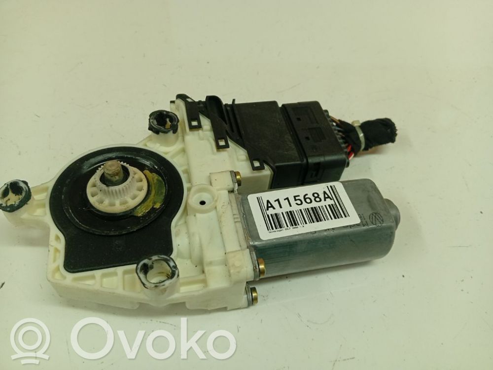 Volkswagen Golf IV Motorino alzacristalli della portiera posteriore 