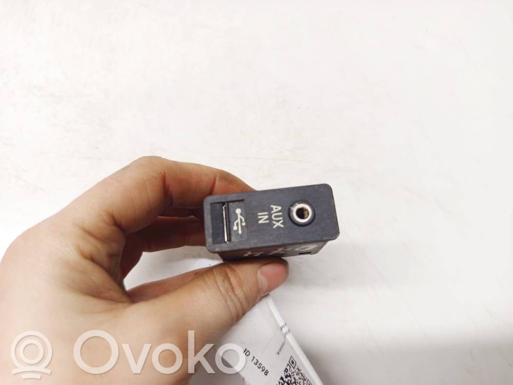 BMW 5 F10 F11 Connettore plug in USB 