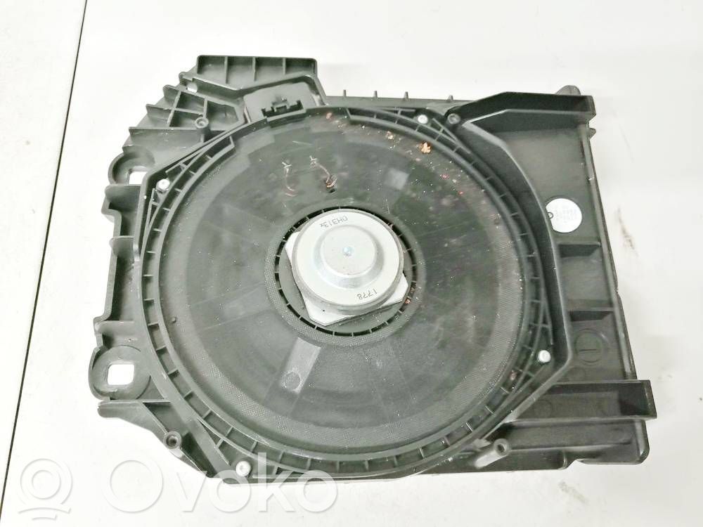 BMW 5 F10 F11 Subwoofer 