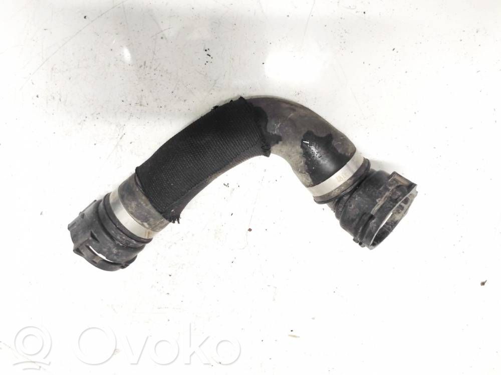 BMW 5 F10 F11 Conductă/furtun lichid de răcire motor 