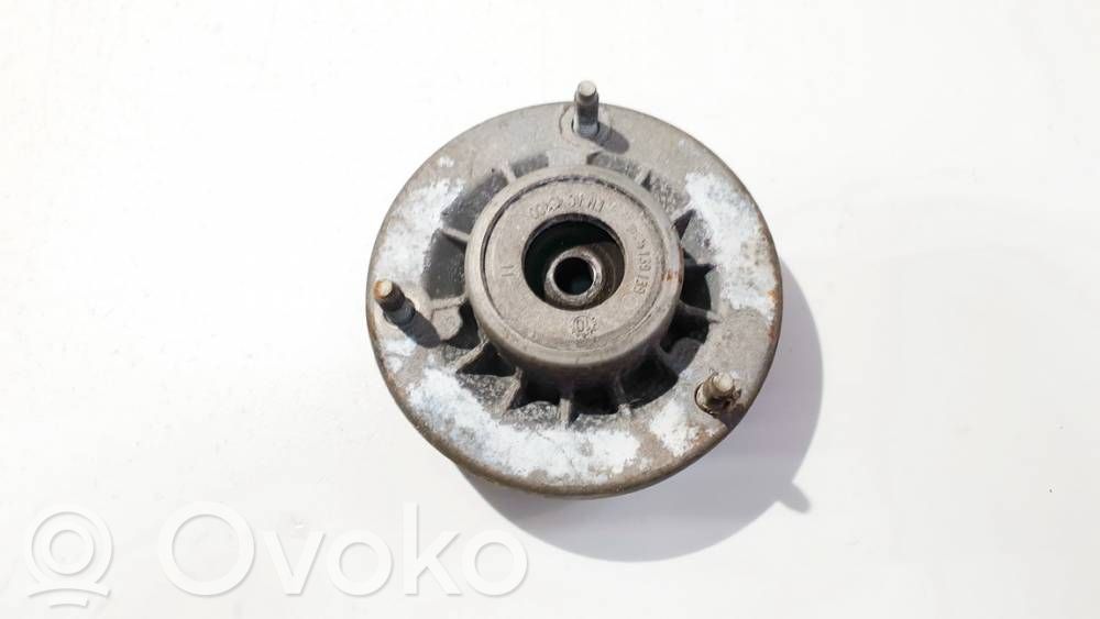 BMW 5 F10 F11 Supporto di montaggio della molla elicoidale 